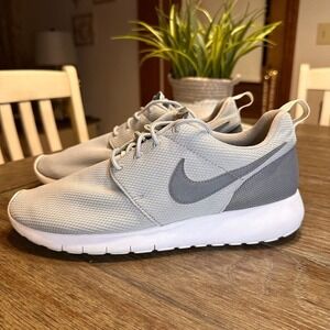 Nike Roshe One Sneakers Gray Size 7Y‎ Unisex